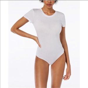 Guess Short Sleeve Crew Neck Bodysuit Size: XS